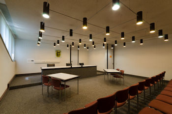 Foto zeigt Blick in einen Sitzungssaal des Arbeitsgerichts Ulm