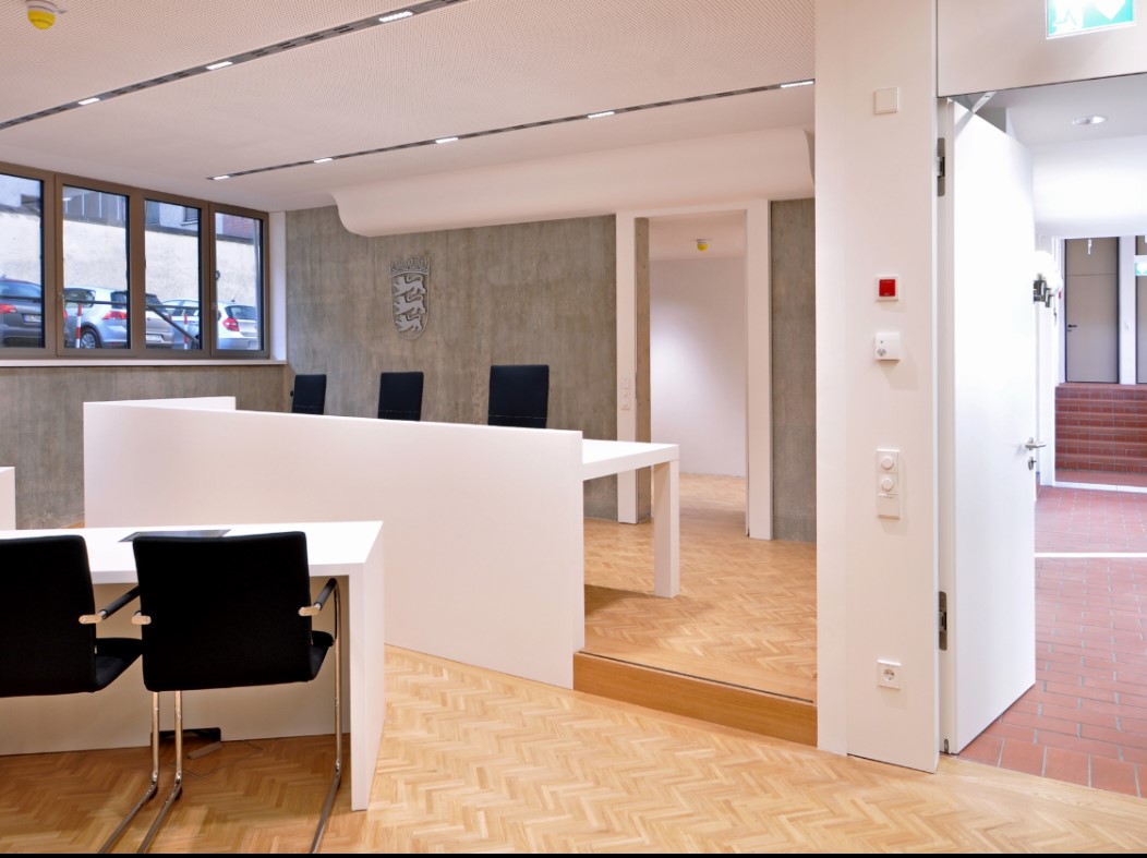 Bild vom Sitzungssaal im Arbeitsgericht Ulm Bild vom Sitzungssaal im Arbeitsgericht Ulm